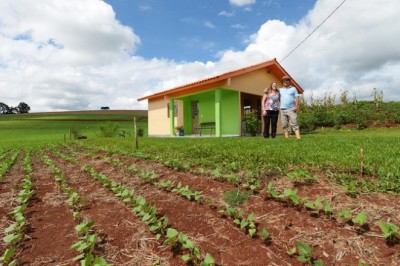 Governo do Brasil investe R$ 10,5 bilhões para construir moradias no campo