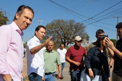 Prefeito Vilela vistoria região das concreteiras e anuncia endurecimento da fiscalização  ambiental no combate ao descarte irregular em Aparecida