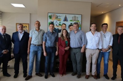 Prefeito Vilela recebe missão portuguesa e amplia diálogo para cooperação econômica e tecnológica