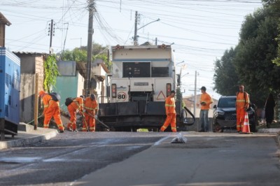 Gestão Vilela inicia recuperação de 353 quilômetros da malha viária de Aparecida