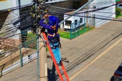 Operação Cidade Segura remove mais de 200 toneladas de fios irregulares em Goiânia