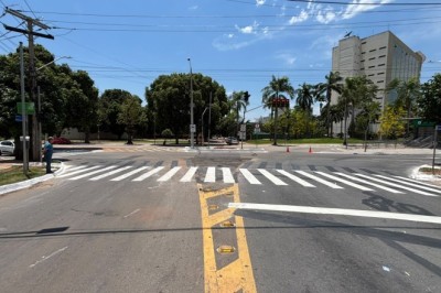 Prefeitura de Goiânia retira barreira de concreto de cruzamento entre Av. 85 e Praça Cívica