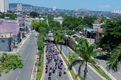Mabel participa de passeio motociclístico em comemoração aos 93 anos de Goiânia